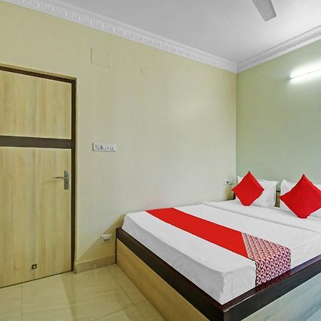 Oyo Flagship 84655 S S Guest House Kolkata Ngoại thất bức ảnh