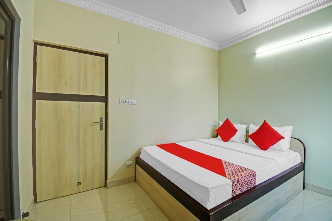 Oyo Flagship 84655 S S Guest House Kolkata Ngoại thất bức ảnh